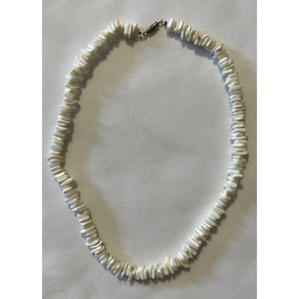 Vintage Hawaiian 70's Puka Shell Choker Necklace 16”